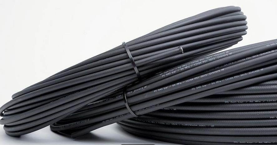 Hogedrukslang 840 bar AF 6,3 vetgevuld