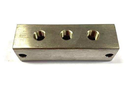 RVS 316 3x3 Smeernippelblok 1/8 BSP 2x Bev.gat